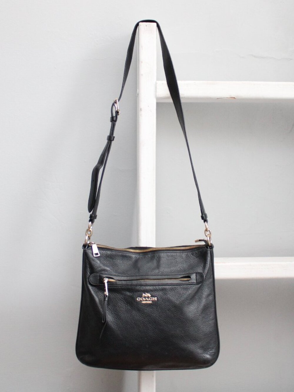 Coach Black Leather Mae Crossbody Bag Purse Gold Metal Accents F34823 - Picture 1 of 7